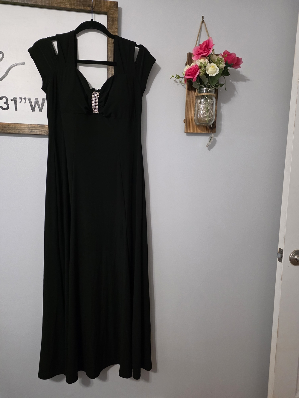 : R&M Richards Long Evening Gown W/Cold Shoulder, With Slit